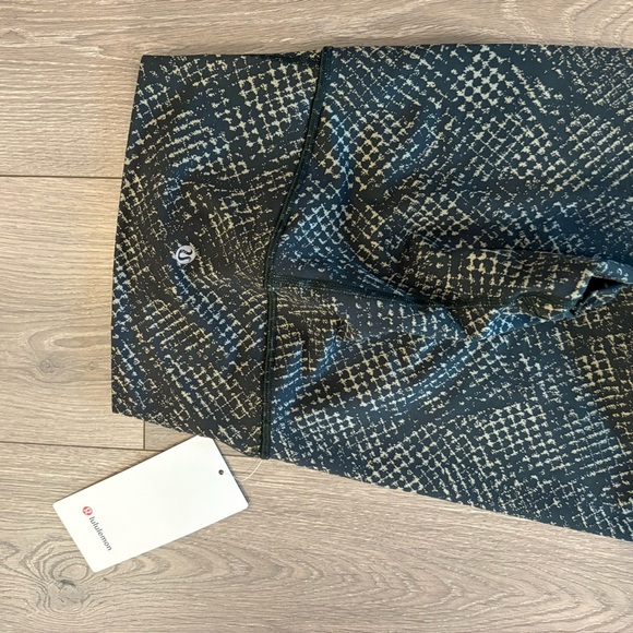NWT Lululemon Wunder Under High-Rise Tight 28" *Luxtreme size 2 Reptile Green - Picture 3 of 8